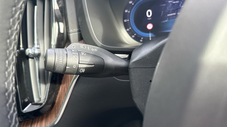 Volvo XC60 2.0 B5P Ultimate Dark 5dr AWD Geartronic Petrol Estate